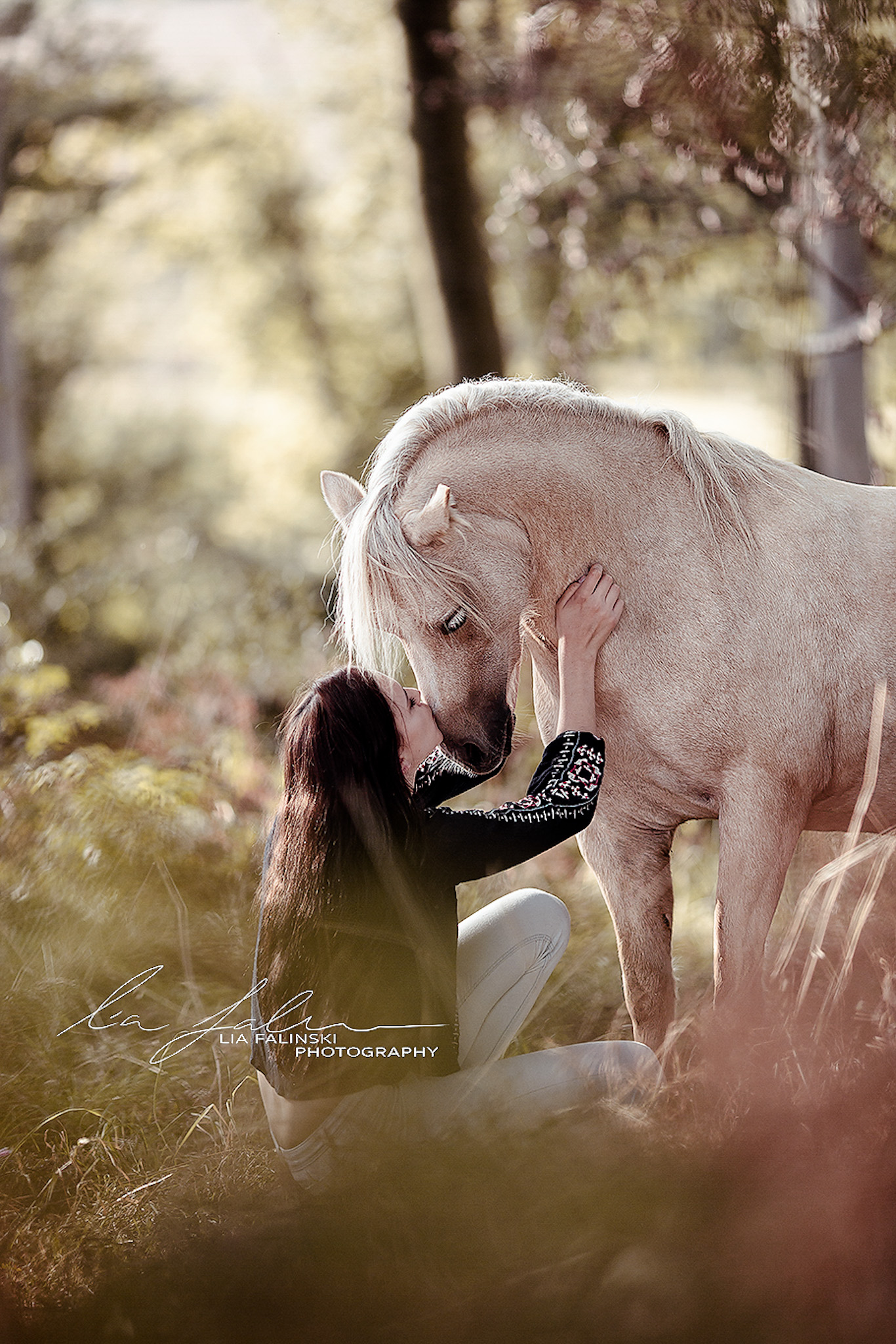 emotionale Tierfotografie; natürliche Porträtfotografie; authentische Outdoor-Shootings; kreative Fotoprojekte mit Herz; Mensch-Tier-Bindung Fotos; Fotoshooting mit Hund; Tiershooting Naturlicht; Tierfotografie draußen; Vanlife Fotografie Deutschland; Fotografie im Vanlife; Reiseprojekte Jugendhilfe; erlebnispädagogische Reisen; pädagogisches Vanlife Projekt; alternative Jugendhilfe unterwegs; Reisebegleitung für junge Menschen; soziale Arbeit on the road; systemische Projekte mit Jugendlichen; Jugendhilfe mobil; intensive Einzelbetreuung Reisen; Auszeitprojekte mit Wirkung; systemische Beratung mit Jugendlichen; Hilfe zur Erziehung systemisch; Beratung auf Augenhöhe; individuelle Fallbegleitung; lösungsorientierte Gesprächsführung; systemisches Arbeiten Jugendhilfe; Coaching mit Tieren; pädagogische Arbeit systemisch; Selbstwirksamkeit stärken; systemische Fotografiearbeit Lia Falinski, Irland, Katze, Frankreich, Reisen, Jugendliche, Maribel Todt, GNTM 2012, Maribel Instagram